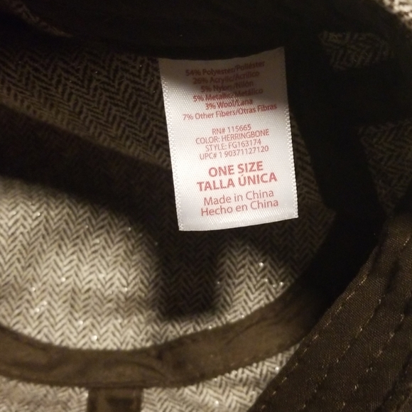 Cute hat - Picture 3 of 3